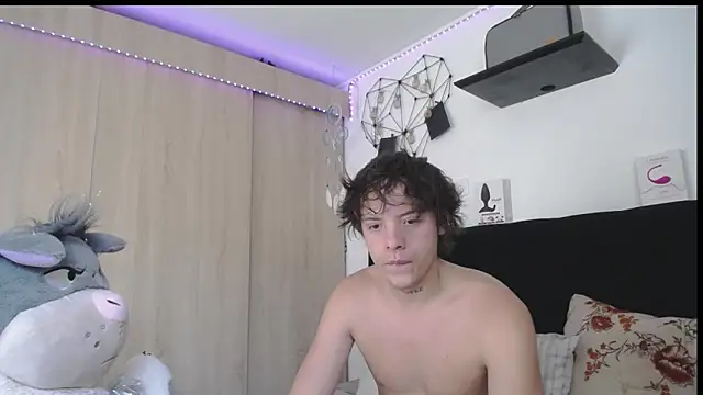 Santiago kiler online show from 15, 3, 2026