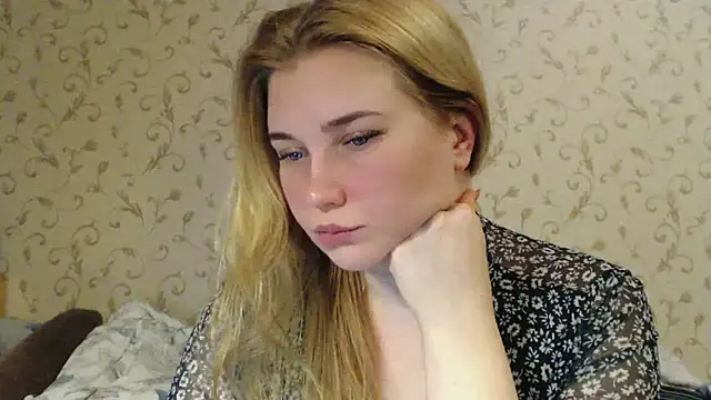 mmmPinUpGirl online show from 1, 3, 2025