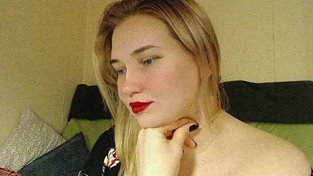 Snapshot of mmmPinUpGirl chatting on 12, 10, 2025 mmmPinUpGirl online show from 12, 10, 2025