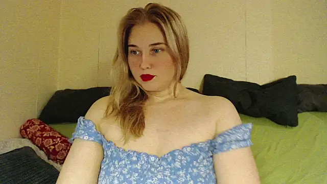 Snapshot of mmmPinUpGirl chatting on 27, 10, 2025 mmmPinUpGirl online show from 27, 10, 2025