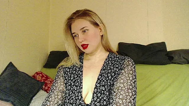 Snapshot of mmmPinUpGirl chatting on 30, 10, 2025 mmmPinUpGirl online show from 30, 10, 2025