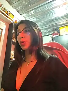 Snapshot of kateeen18 chatting on 15, 12, 2025 kateeen18 online show from 15, 12, 2025