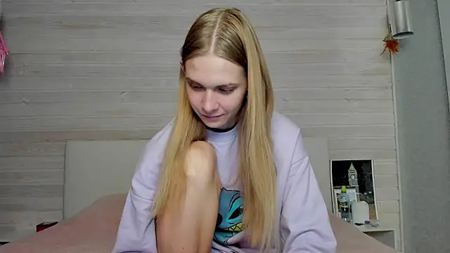 Snapshot of molly_hunt_ chatting on 16, 10, 2025 molly hunt online show from 16, 10, 2025