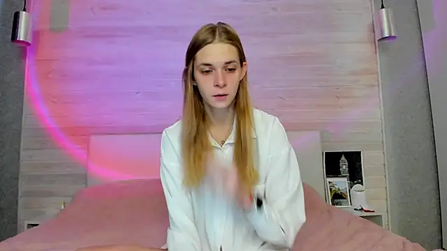 Snapshot of molly_hunt_ chatting on 11, 11, 2025 molly hunt online show from 11, 11, 2025