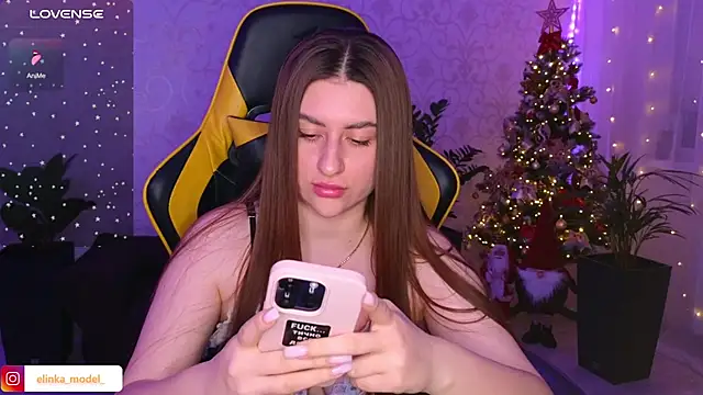 Snapshot of Elishka_ chatting on 23, 12, 2024 Elishka online show from 23, 12, 2024
