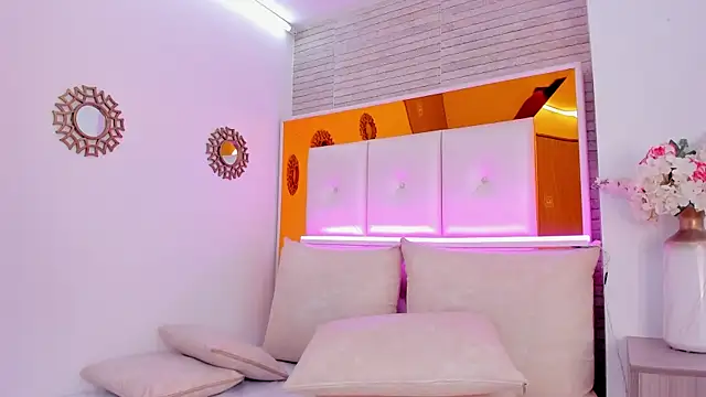 ShaniaBrownn online show from 11, 12, 2024