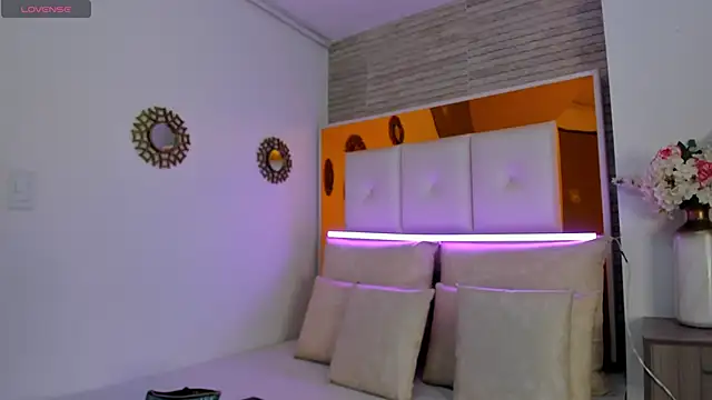 ShaniaBrownn online show from 21, 12, 2024