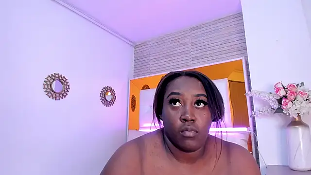 ShaniaBrownn online show from 18, 3, 2025