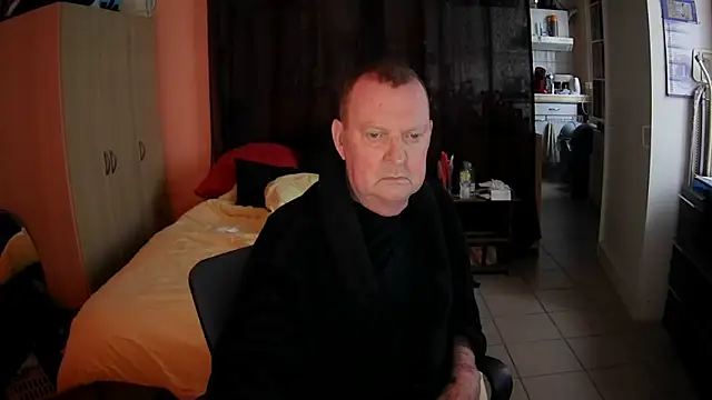 passifsoumis1963 online show from 11, 11, 2025