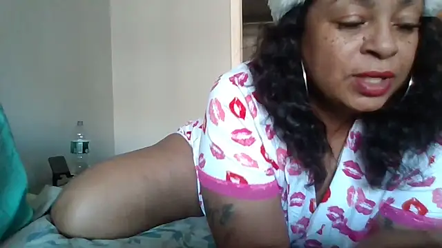 MSweetLindaParks online show from 7, 12, 2024