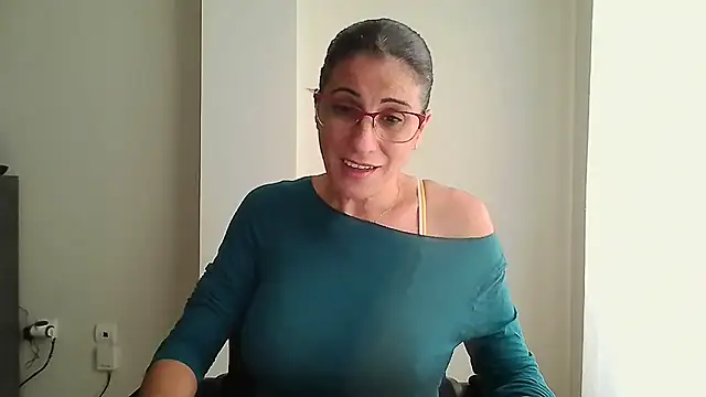 Sanada hot online show from 15, 10, 2025