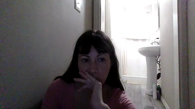 Snapshot of petitedoll29 chatting on 31, 10, 2025 petitedoll29 online show from 31, 10, 2025