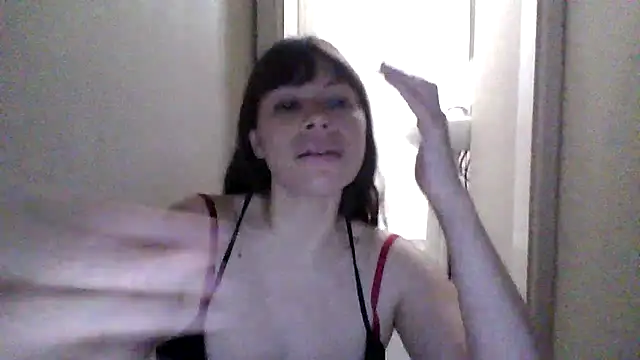 Snapshot of petitedoll29 chatting on 10, 11, 2025 petitedoll29 online show from 10, 11, 2025