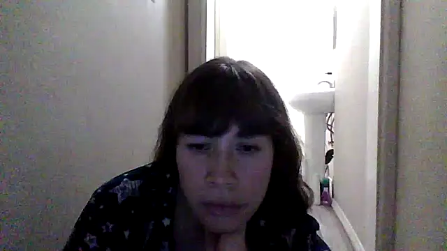 Snapshot of petitedoll29 chatting on 26, 11, 2025 petitedoll29 online show from 26, 11, 2025