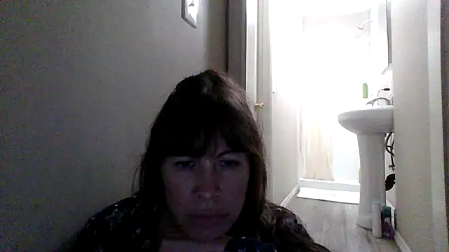 Snapshot of petitedoll29 chatting on 1, 12, 2025 petitedoll29 online show from 1, 12, 2025