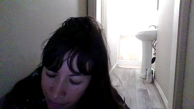 Snapshot of petitedoll29 chatting on 3, 12, 2025 petitedoll29 online show from 3, 12, 2025