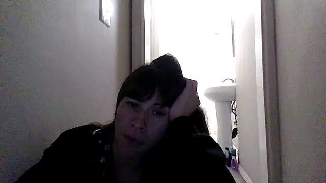 Snapshot of petitedoll29 chatting on 5, 12, 2025 petitedoll29 online show from 5, 12, 2025