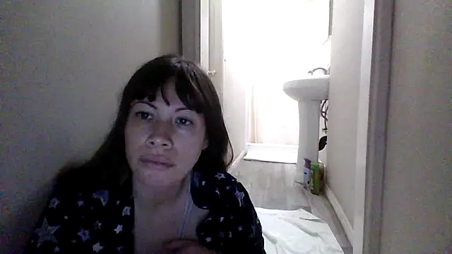 Snapshot of petitedoll29 chatting on 17, 12, 2025 petitedoll29 online show from 17, 12, 2025