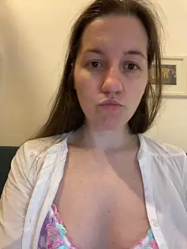 Snapshot of Nicole-Ray chatting on 12, 10, 2025 Nicole-Ray online show from 12, 10, 2025