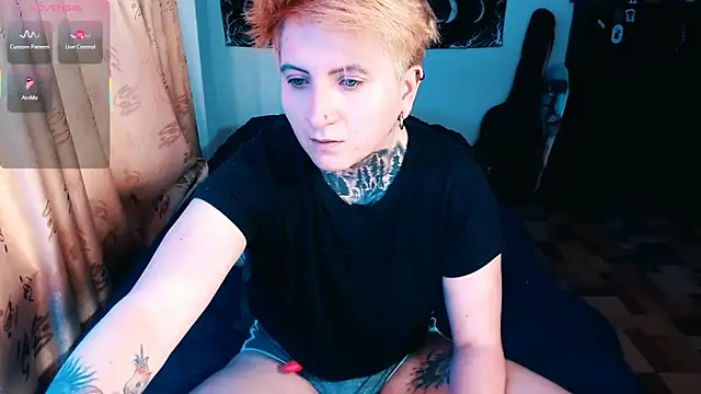 Snapshot of Marieblueeyes chatting on 4, 11, 2025 Marieblueeyes online show from 4, 11, 2025