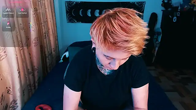 Snapshot of Marieblueeyes chatting on 5, 11, 2025 Marieblueeyes online show from 5, 11, 2025