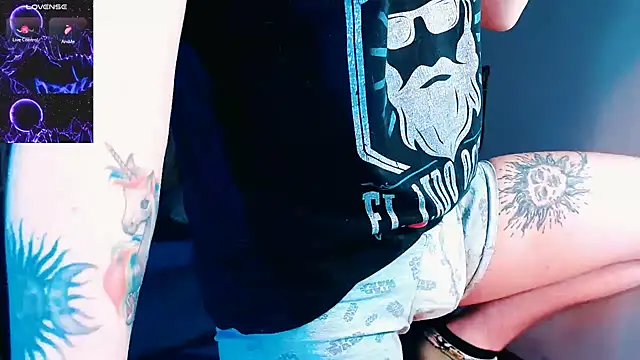 Snapshot of Marieblueeyes chatting on 17, 11, 2025 Marieblueeyes online show from 17, 11, 2025