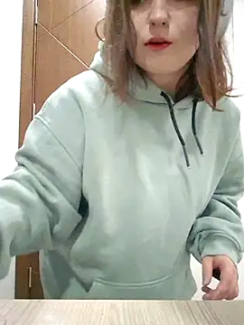 Yammy Yumi online show from 12, 10, 2025