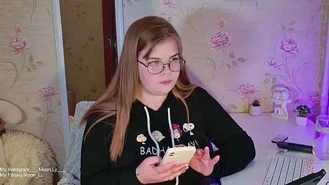 sinnamon  online show from 19, 10, 2025