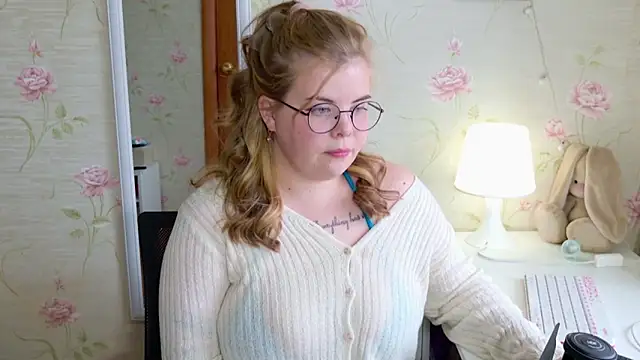 Snapshot of sinnamon_ chatting on 9, 4, 2026 sinnamon online show from 9, 4, 2026