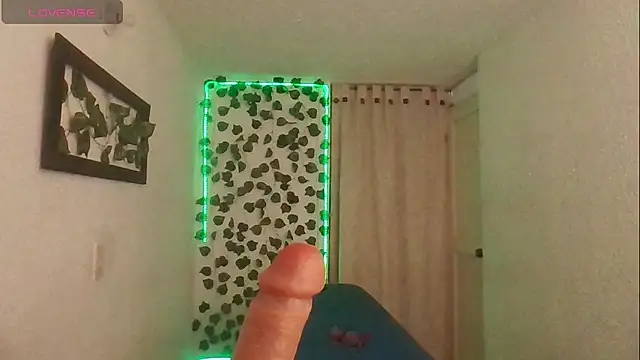 Snapshot of SexDiffrent chatting on 26, 11, 2025 SexDiffrent online show from 26, 11, 2025