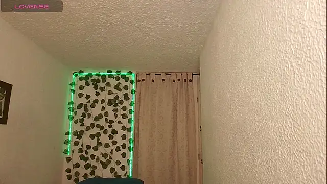 Snapshot of SexDiffrent chatting on 17, 12, 2025 SexDiffrent online show from 17, 12, 2025