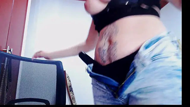 Snapshot of A_R_Y_ chatting on 19, 10, 2025 A R Y online show from 19, 10, 2025