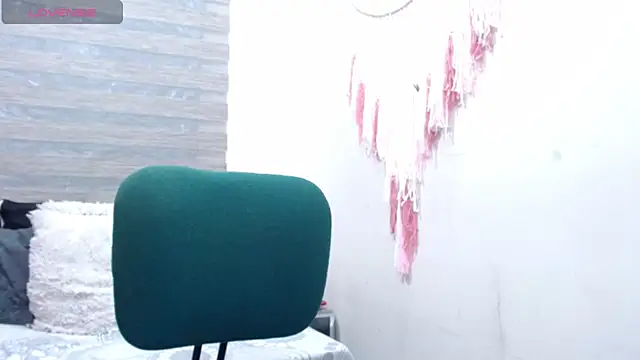 Snapshot of Tefanny_Arias chatting on 16, 10, 2025 Tefanny Arias online show from 16, 10, 2025