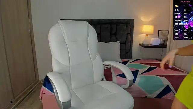 Snapshot of lucia_s1 chatting on 11, 2, 2025 lucia s1 online show from 11, 2, 2025