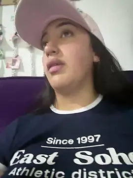 Hannahoff online show from 8, 3, 2025