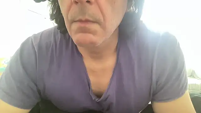 Snapshot of ALPHANDRE chatting on 5, 3, 2025 ALPHANDRE online show from 5, 3, 2025