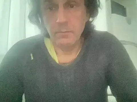 Snapshot of ALPHANDRE chatting on 8, 3, 2025 ALPHANDRE online show from 8, 3, 2025