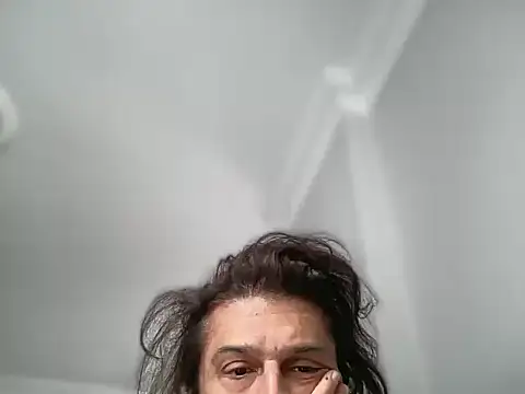 Snapshot of ALPHANDRE chatting on 28, 10, 2025 ALPHANDRE online show from 28, 10, 2025