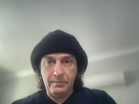 Snapshot of ALPHANDRE chatting on 15, 11, 2025 ALPHANDRE online show from 15, 11, 2025