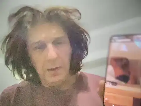 Snapshot of ALPHANDRE chatting on 17, 11, 2025 ALPHANDRE online show from 17, 11, 2025