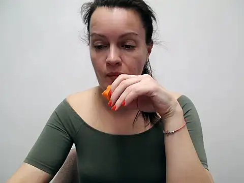 LoveNBloom online show from 1, 12, 2024