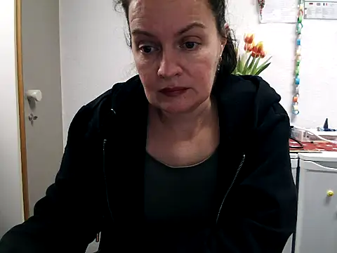 LoveNBloom online show from 8, 2, 2025