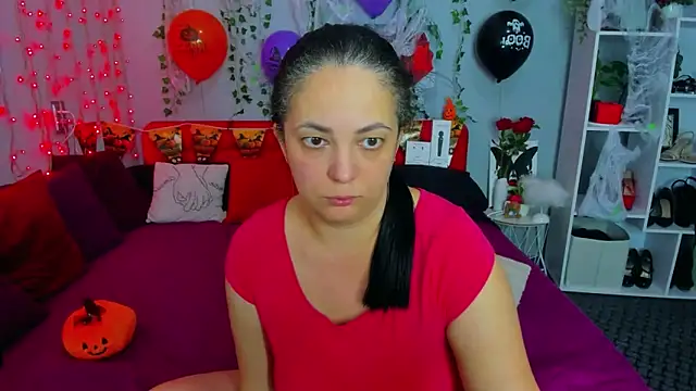 Snapshot of DarlingMilf chatting on 28, 10, 2025 DarlingMilf online show from 28, 10, 2025