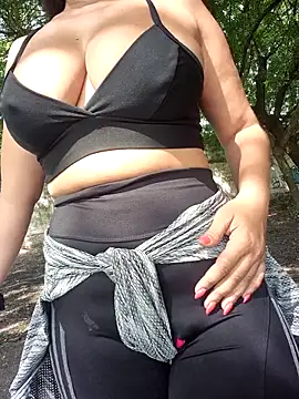 lady-rosse online show from 10, 11, 2025