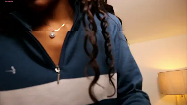 Snapshot of Valeriestyle chatting on 8, 10, 2025 Valeriestyle online show from 8, 10, 2025