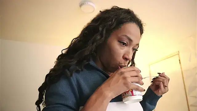 Snapshot of Valeriestyle chatting on 30, 10, 2025 Valeriestyle online show from 30, 10, 2025