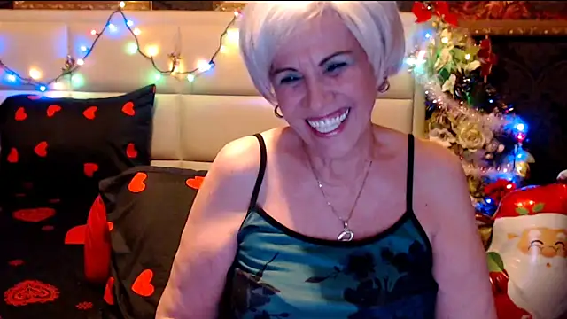 Snapshot of HappyWomanOn chatting on 17, 12, 2024 HappyWomanOn online show from 17, 12, 2024