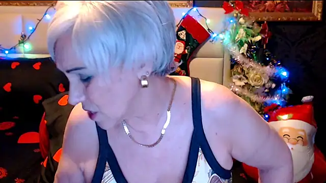 Snapshot of HappyWomanOn chatting on 19, 12, 2024 HappyWomanOn online show from 19, 12, 2024