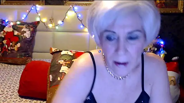 Snapshot of HappyWomanOn chatting on 25, 12, 2024 HappyWomanOn online show from 25, 12, 2024