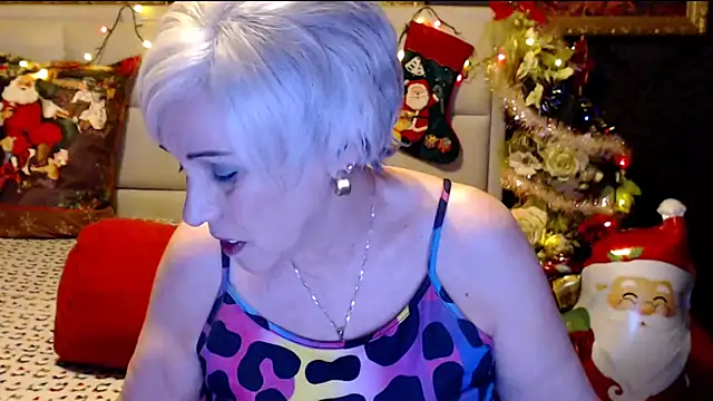 Snapshot of HappyWomanOn chatting on 26, 12, 2024 HappyWomanOn online show from 26, 12, 2024